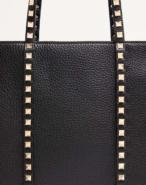 Valentino Garavani - Valentino Garavani Rockstud Shopping Bag In Grainy Calfskin - Black - Woman - Totes